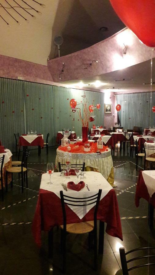 Hotel Il Volturino Calvello Bagian luar foto
